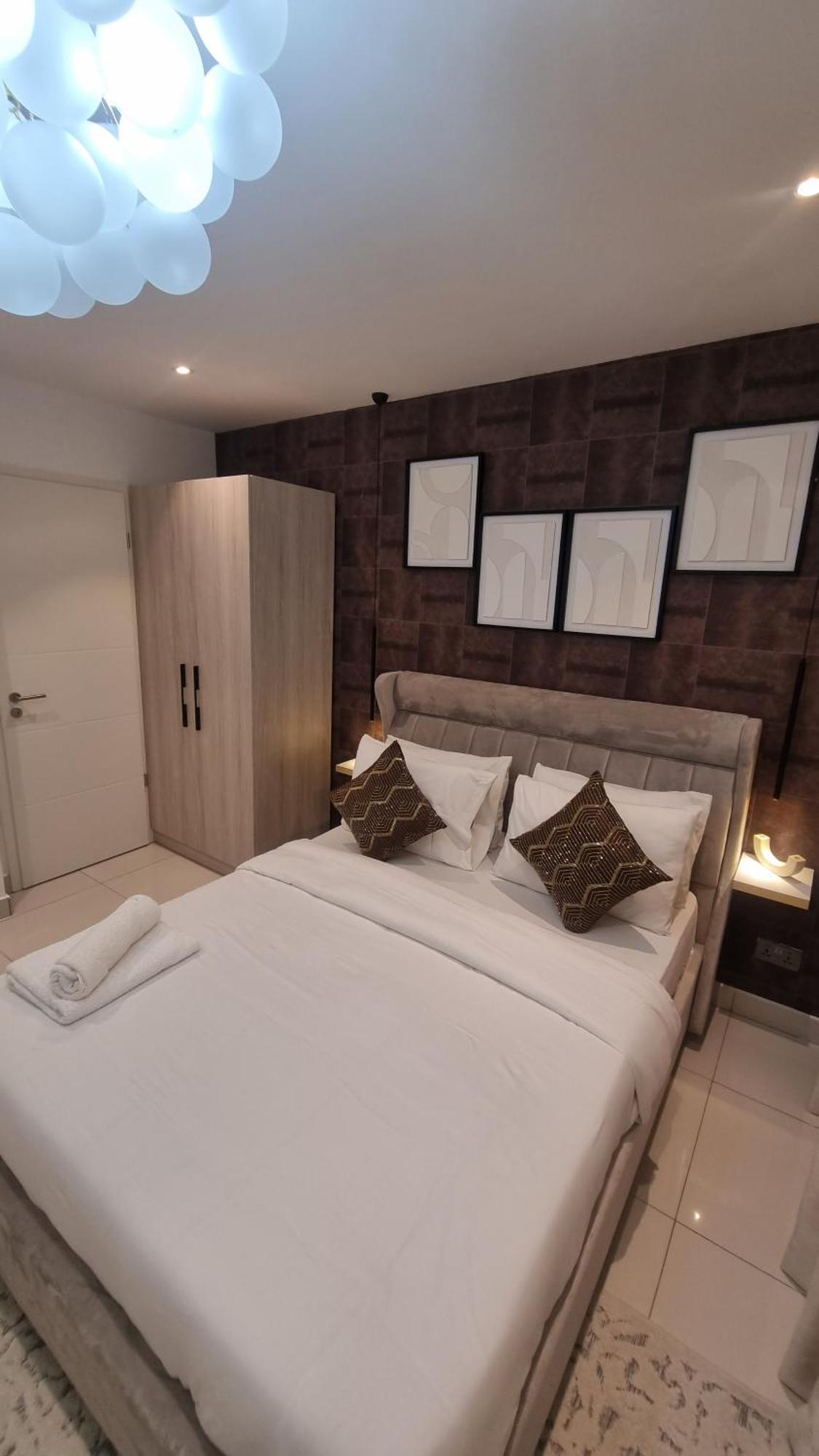 The Lennox Suites By Cozy Accra Bagian luar foto